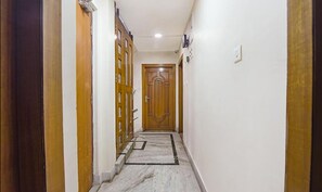 Lobby - Fabhotel The Er Suites (Kolkata)