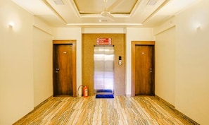 Lobby - Fabhotel Happy Stay (Pune)