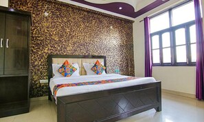 Family Room | 1 bedroom, Egyptian cotton sheets, premium bedding, in-room safe