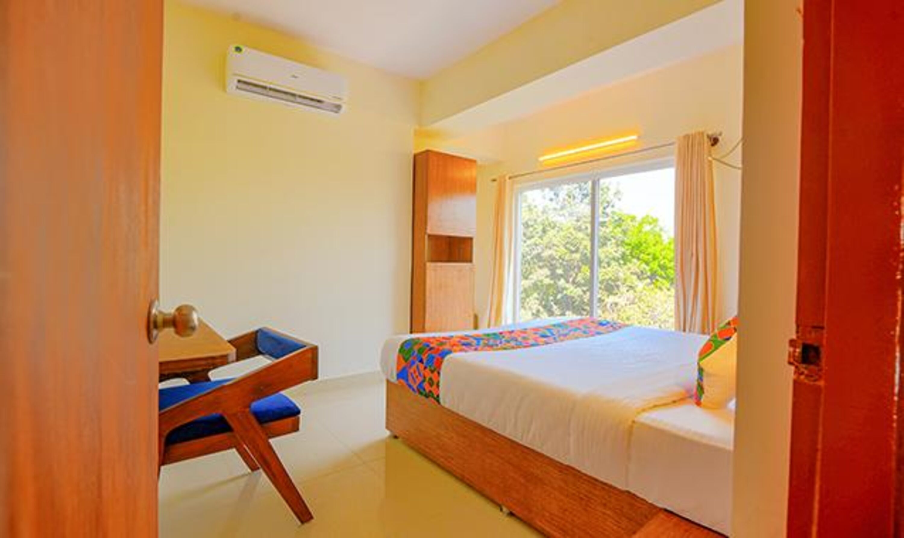 Egyptian cotton sheets, premium bedding, in-room safe, free WiFi