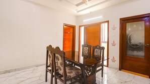 Lobby sitting area - Fabexpress Gg Residency (Hyderabad)
