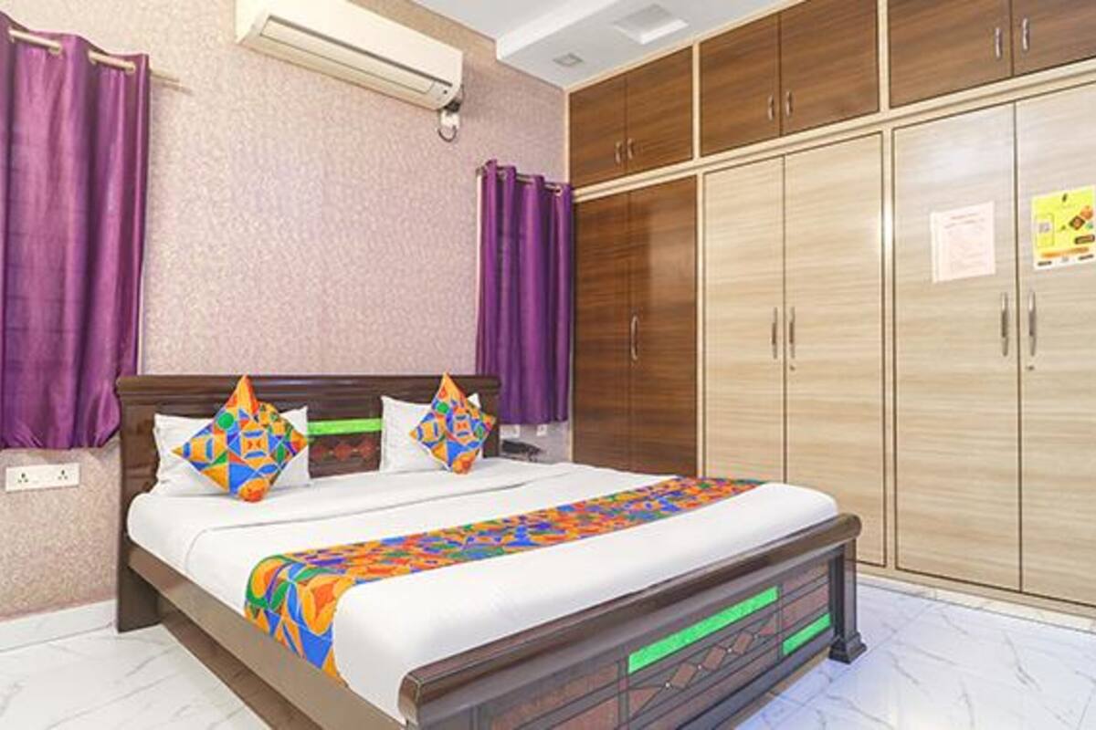 Deluxe Room | Egyptian cotton sheets, premium bedding, in-room safe, WiFi (free)