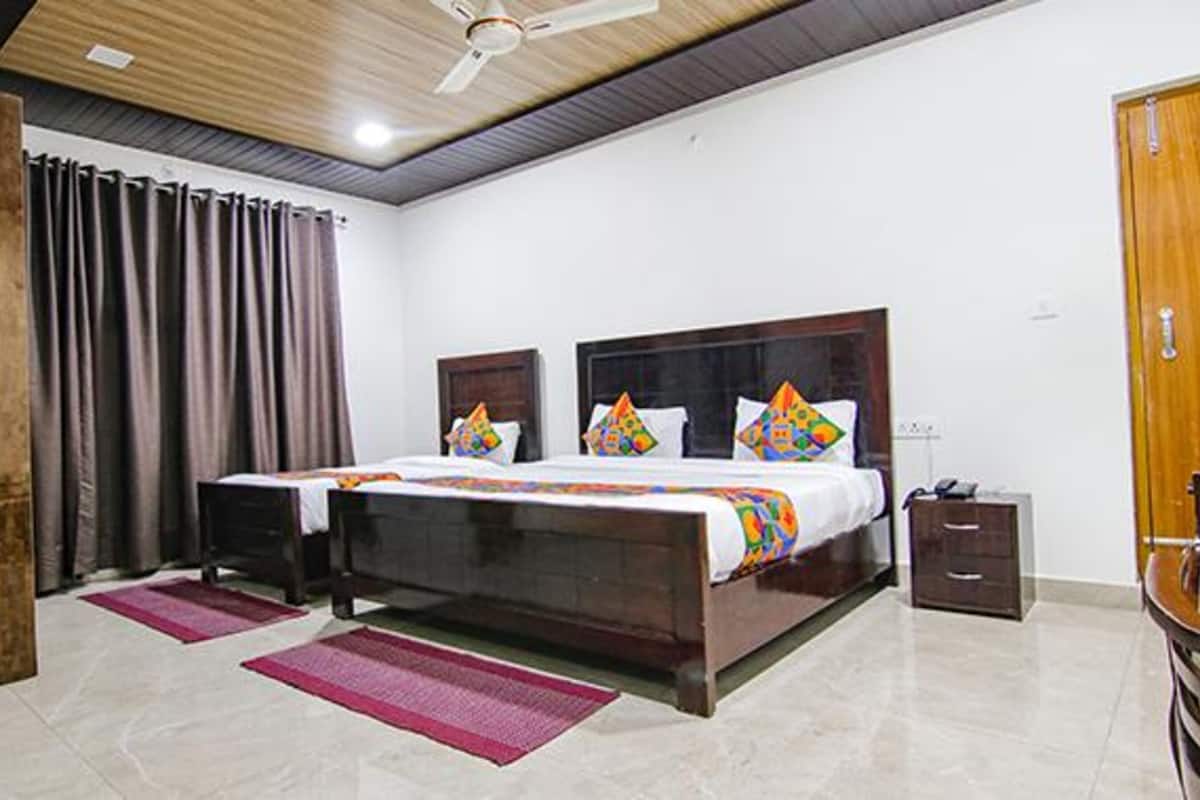 Premium kamer | Lakens van Egyptisch katoen, luxe beddengoed, een kluis op de kamer