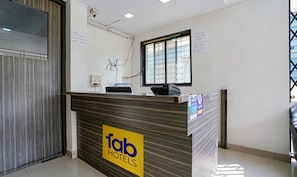 Reception - Fabexpress Jasmin Rooms (Pune)