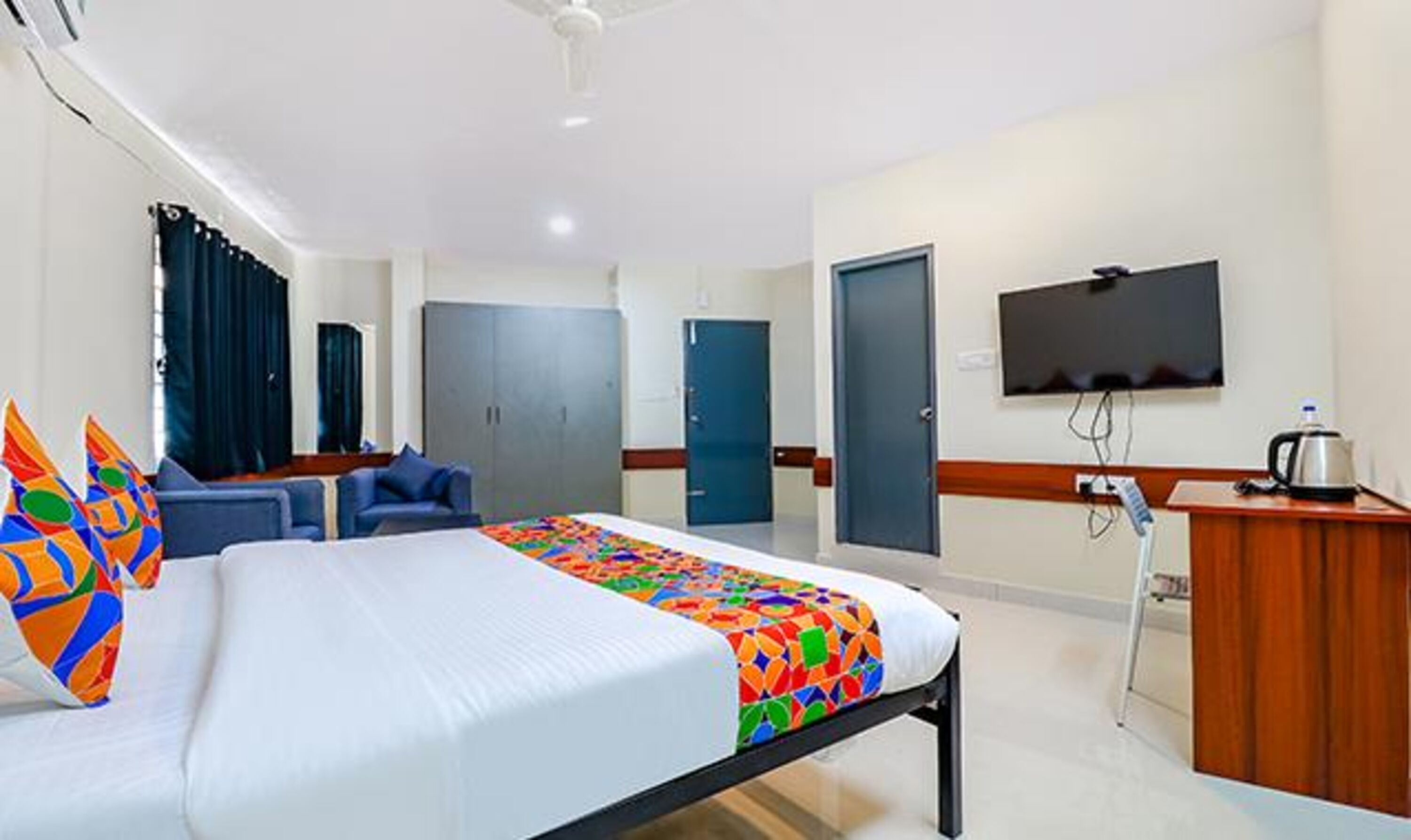 egyptian cotton sheets, premium bedding, in-room safe, free wifi