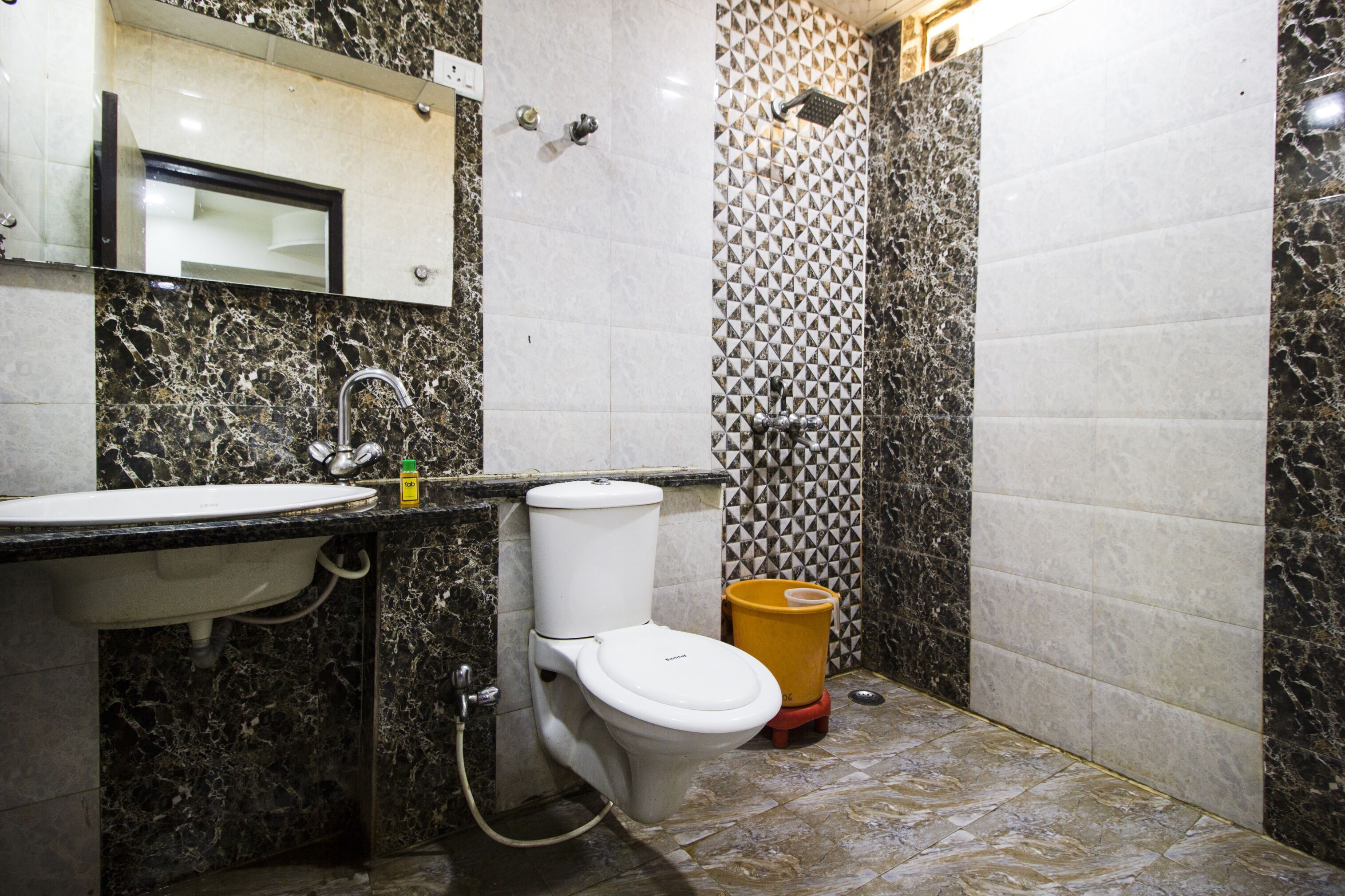 executive room | bathroom | shower, rainfall showerhead, free toiletries, towels