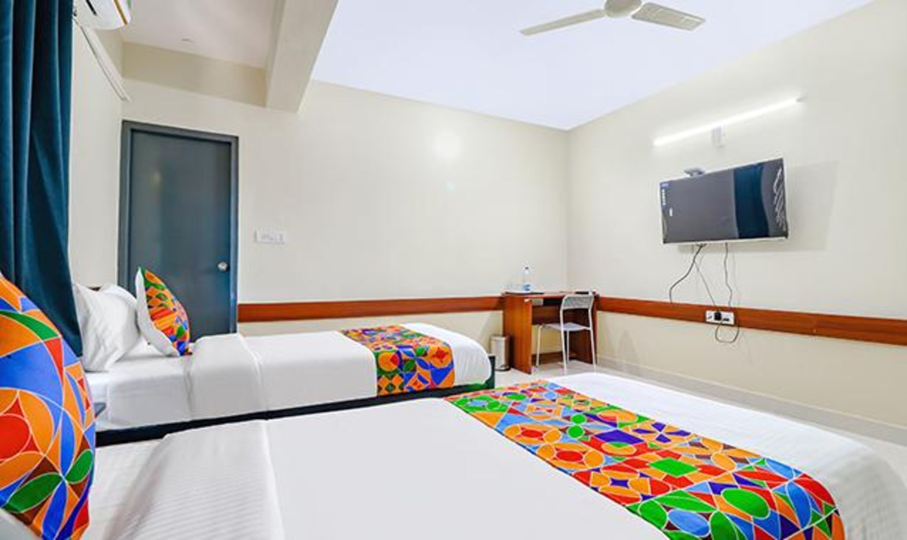 egyptian cotton sheets, premium bedding, in-room safe, free wifi