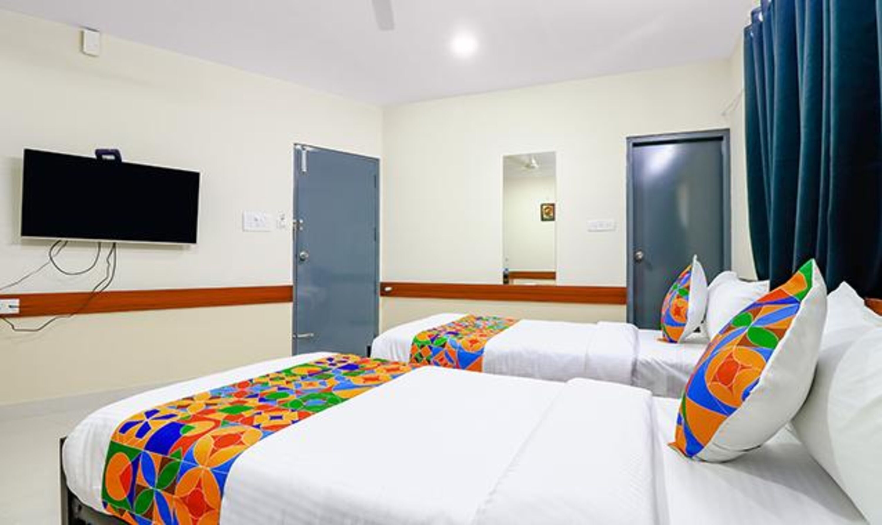 egyptian cotton sheets, premium bedding, in-room safe, free wifi