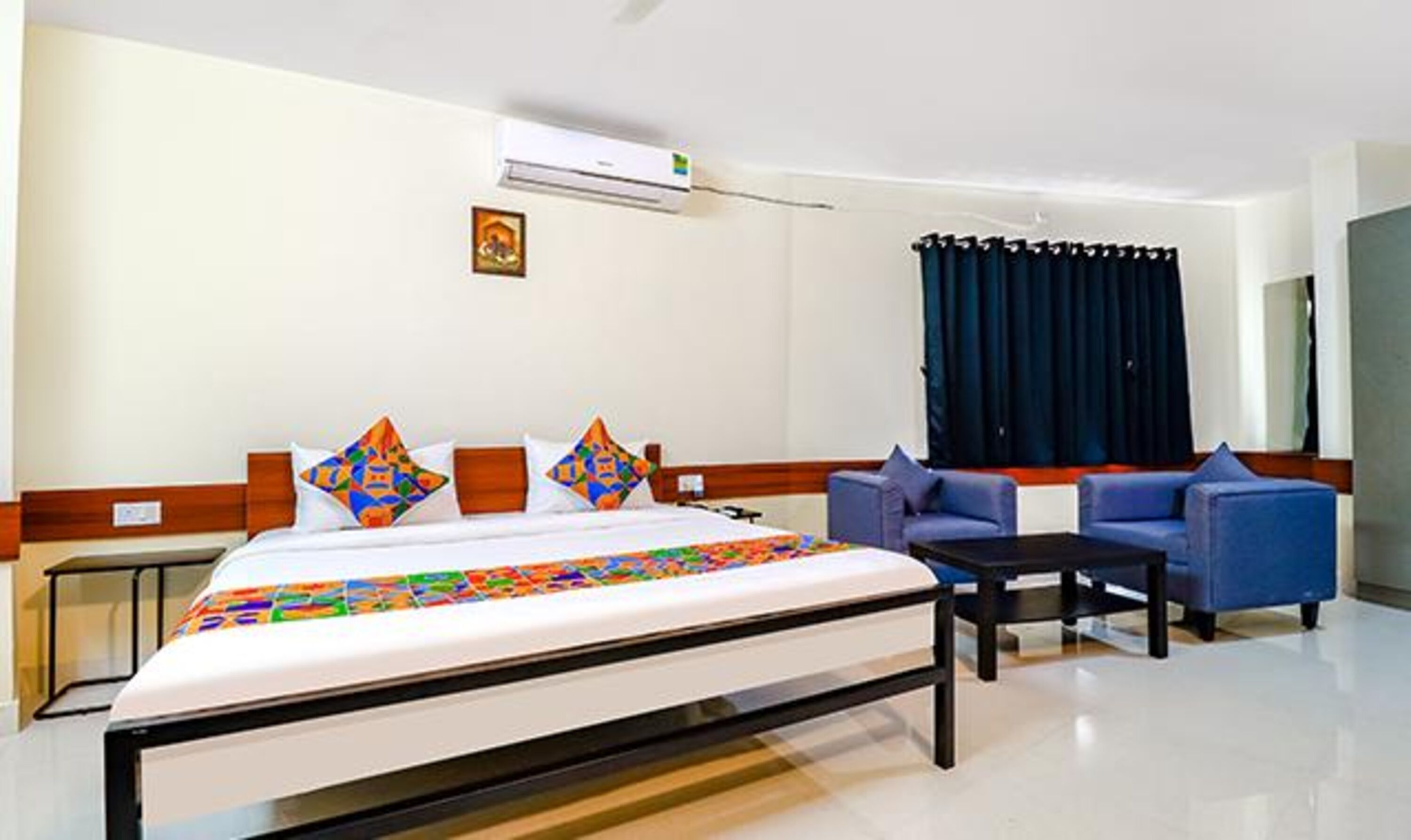 luxury suite | egyptian cotton sheets, premium bedding, in-room safe, free wifi