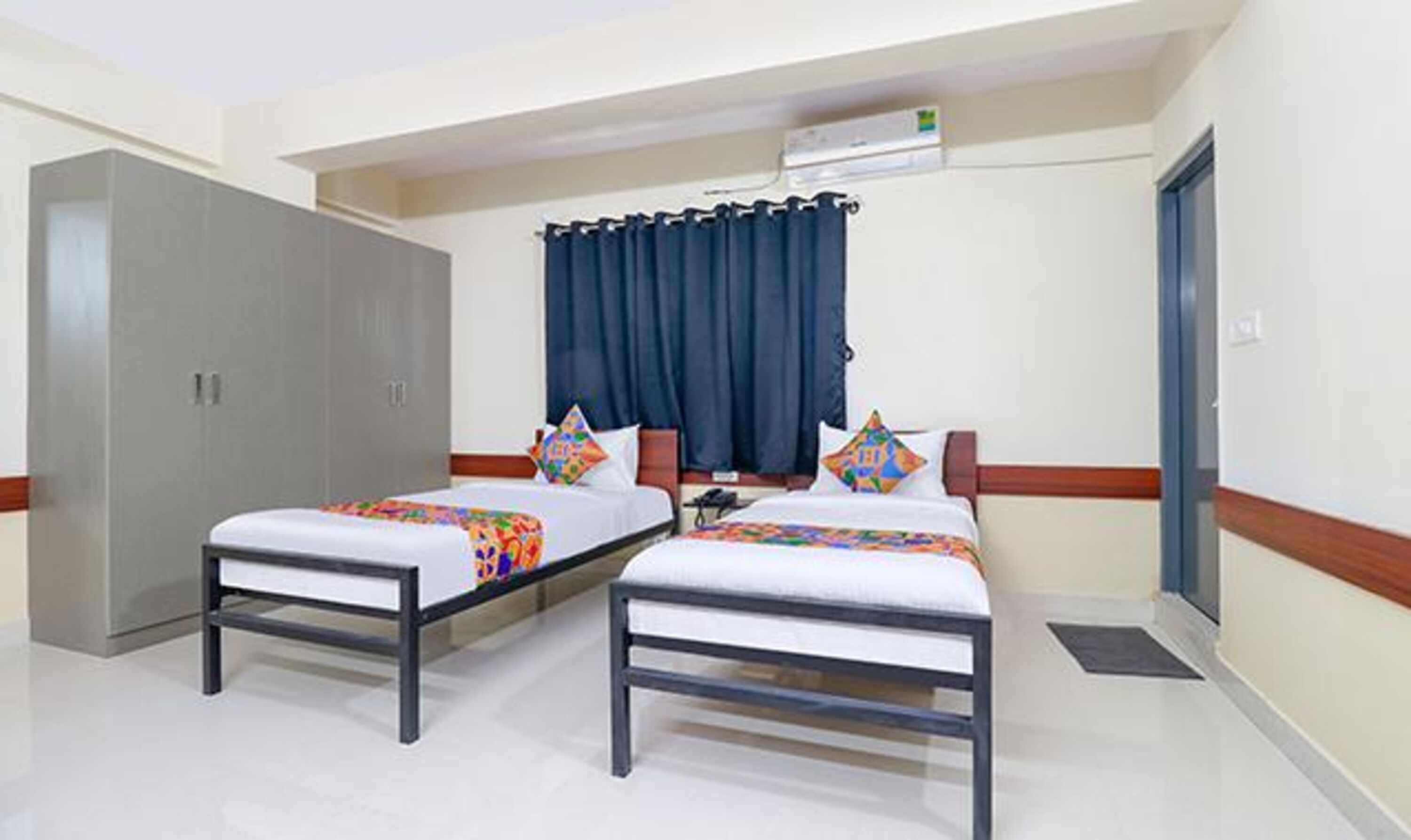 egyptian cotton sheets, premium bedding, in-room safe, free wifi