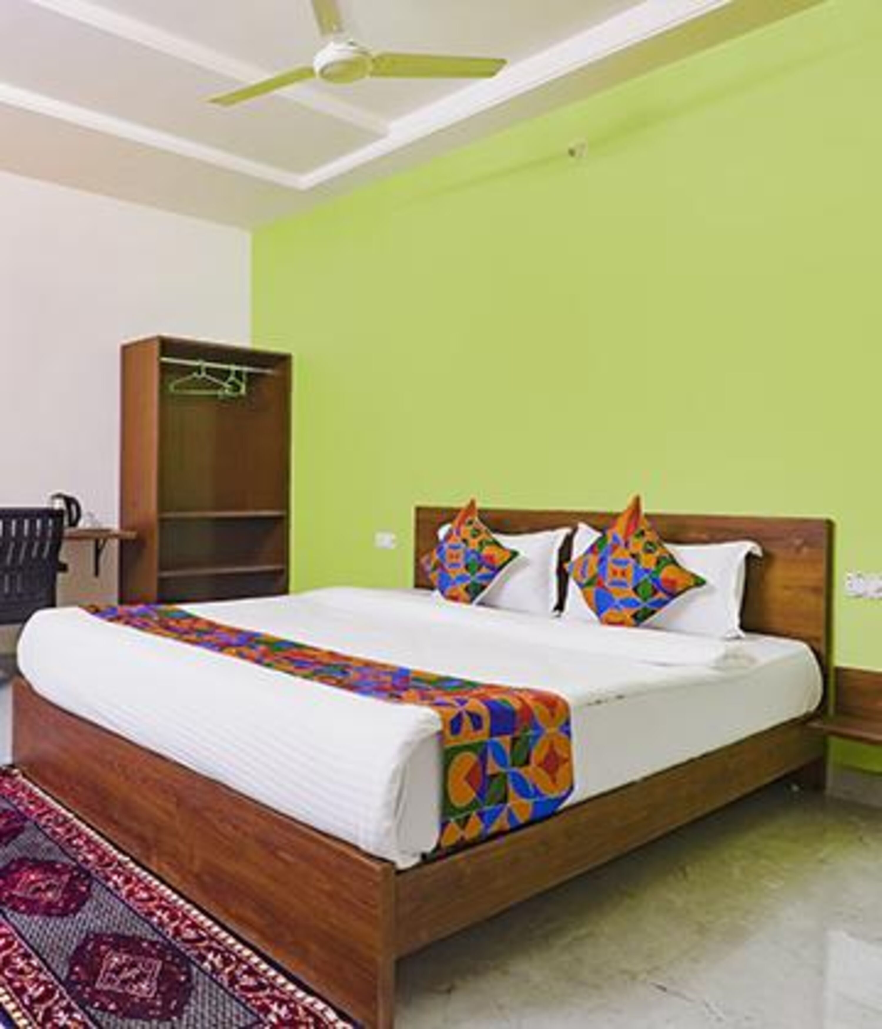 Egyptian cotton sheets, premium bedding, in-room safe, free WiFi