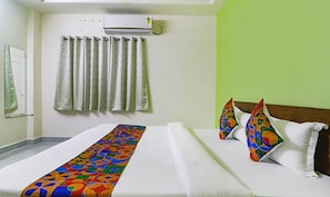 Egyptian cotton sheets, premium bedding, in-room safe, free WiFi