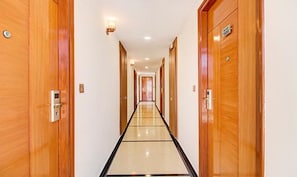 Lobby - Fabhotel The Rs Suites (Bengaluru)