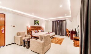 Luxury Suite | Egyptian cotton sheets, premium bedding, in-room safe, free WiFi - Fabhotel The Rs Suites (Bengaluru)