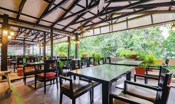 Restaurant - Fabhotel Space Styling Inn (Hyderabad)