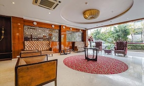 Lobby sitting area - Fabhotel Brik Whitefield (Bengaluru)