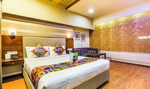 Egyptian cotton sheets, premium bedding, in-room safe, free WiFi - Fabhotel Chaitanya (Bengaluru)