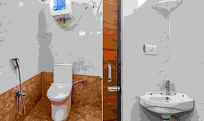 Deluxe Room | Bathroom | Shower, rainfall showerhead, free toiletries, towels - Fabexpress Star Kinghood Inn (Hyderabad)