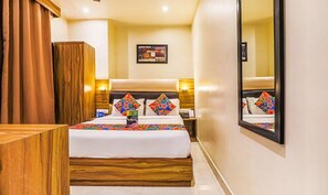 1 bedroom, Egyptian cotton sheets, premium bedding, in-room safe