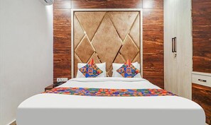 Kamar Deluks | Seprai katun Mesir, seprai premium, brankas, dan Wi-Fi gratis