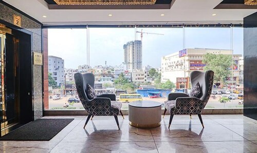 Fabhotel Twin Tree Suites