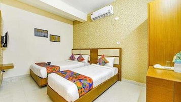 Egyptian cotton sheets, premium bedding, in-room safe, free WiFi