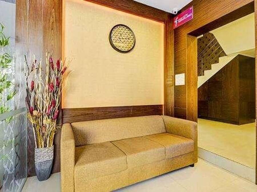 Coin salon dans le hall