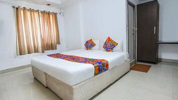 Deluxe Room | Egyptian cotton sheets, premium bedding, in-room safe, free WiFi