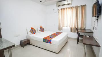 Egyptian cotton sheets, premium bedding, in-room safe, free WiFi