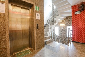 Lobby - Fabhotel Mng (Kanpur)