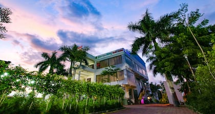 Fabhotel Sharma & Vishnu Garden