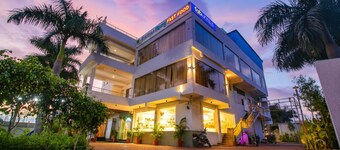 Fabhotel Sharma & Vishnu Garden