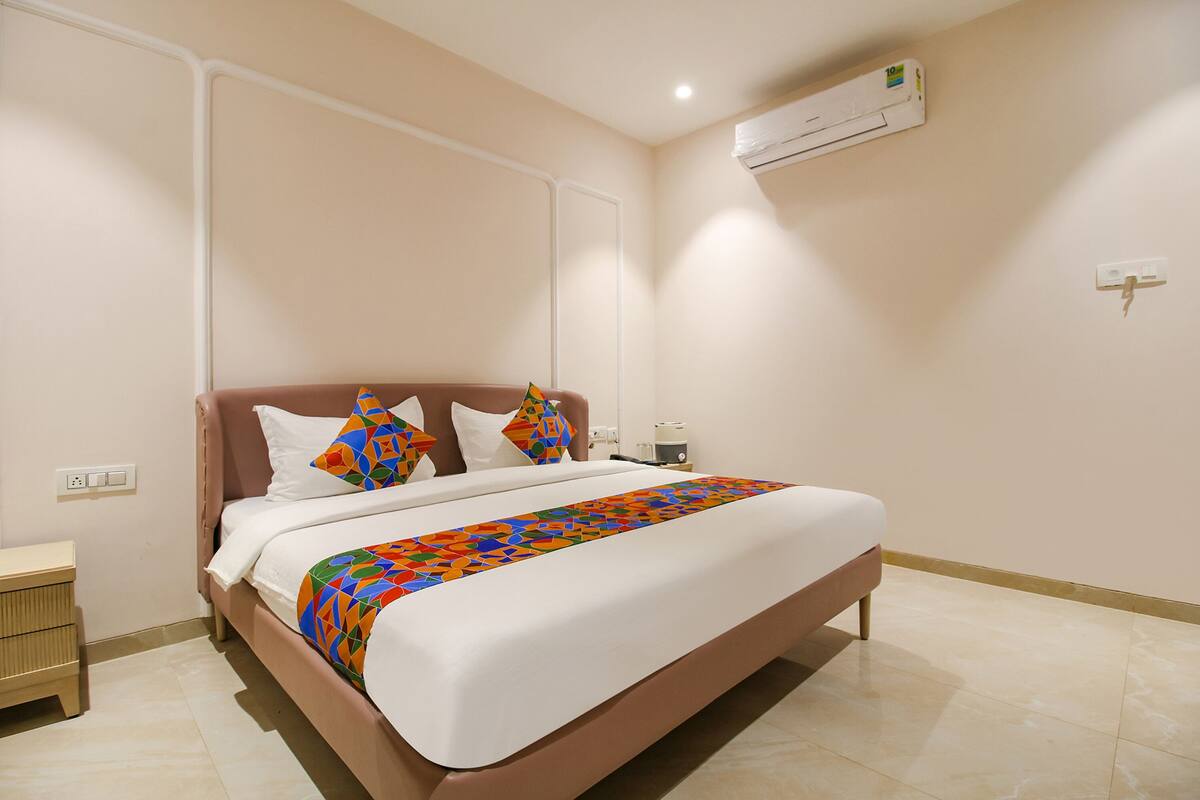 Deluxe kamer | Lakens van Egyptisch katoen, luxe beddengoed, een kluis op de kamer