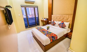 Deluxe Room | Egyptian cotton sheets, premium bedding, in-room safe, free WiFi - Fabhotel Seven Hills (Mumbai)