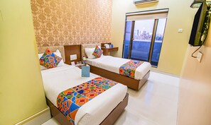 Egyptian cotton sheets, premium bedding, in-room safe, free WiFi - Fabhotel Seven Hills (Mumbai)
