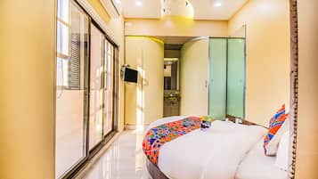 Egyptian cotton sheets, premium bedding, in-room safe, free WiFi