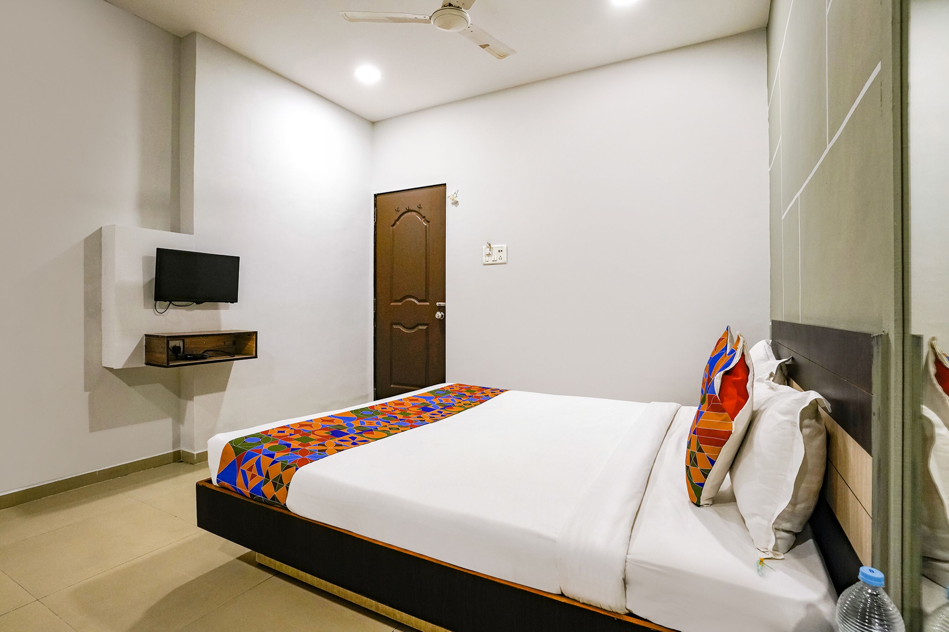 egyptian cotton sheets, premium bedding, in-room safe, free wifi