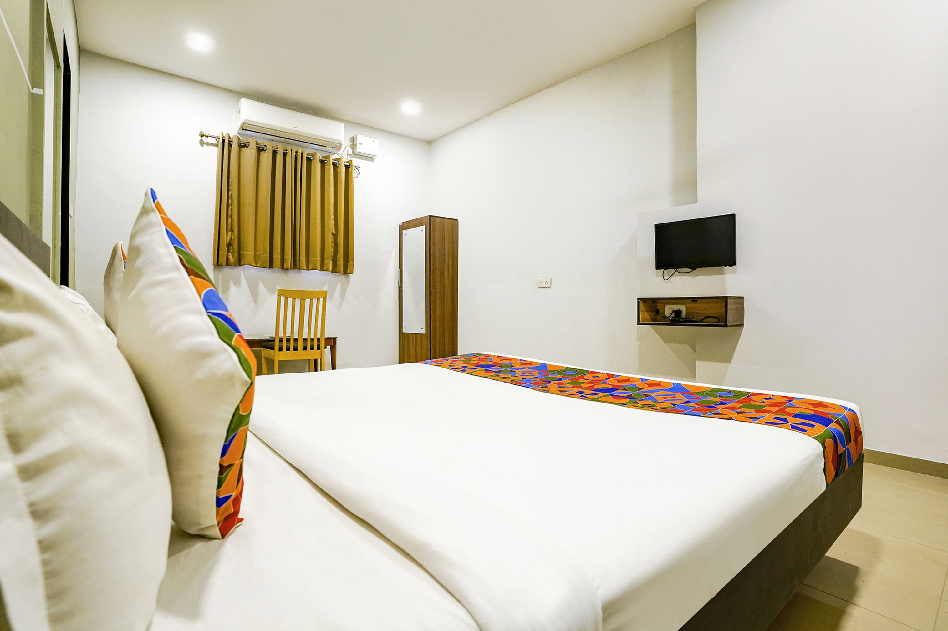 egyptian cotton sheets, premium bedding, in-room safe, free wifi