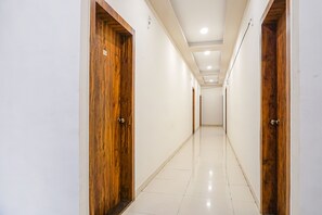 Lobby - FabHotel Krishna Executive (Pune)