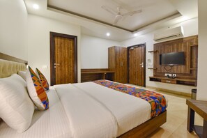 Egyptiske bomuldslagner, premium-sengetøj, pengeskab på værelset