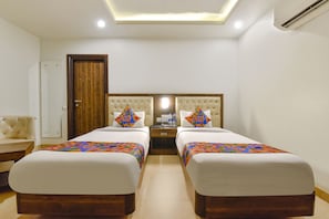 Egyptian cotton sheets, premium bedding, in-room safe, free WiFi - Fabhotel The Palm (Jaipur)