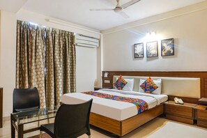 Rom – deluxe | Sengetøy i egyptisk bomull, sengetøy av topp kvalitet og safe på rommet