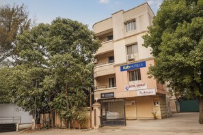 Exterior - Fabhotel Royal Samrat (Pune)