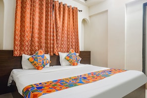 Deluxe Room | Egyptian cotton sheets, premium bedding, in-room safe, free WiFi - Fabhotel Royal Samrat (Pune)