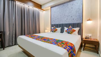 Egyptian cotton sheets, premium bedding, in-room safe, free WiFi