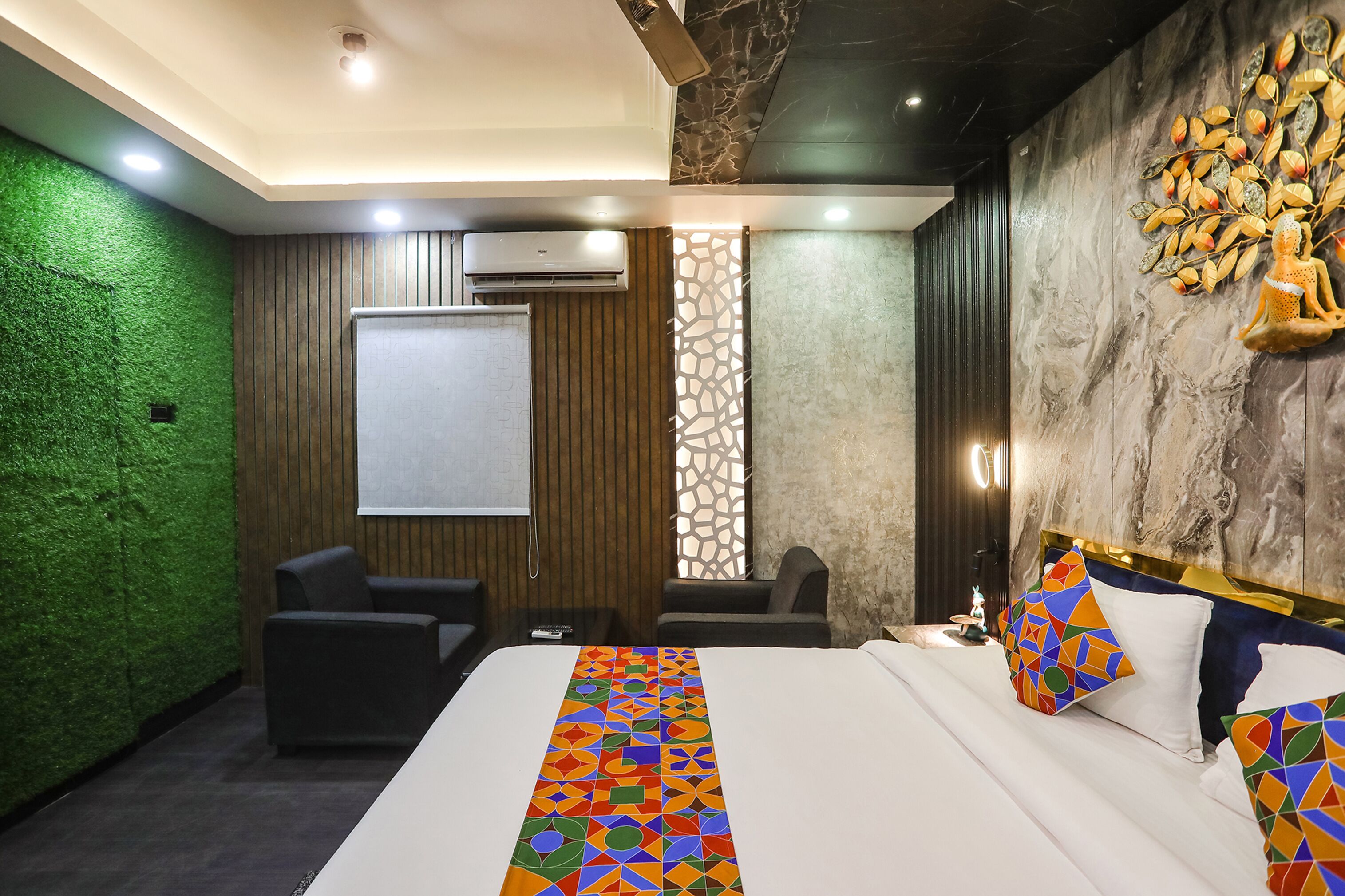 egyptian cotton sheets, premium bedding, in-room safe, free wifi