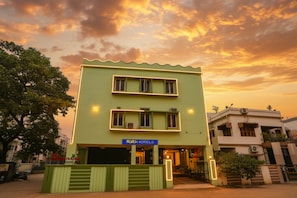 Property entrance - Fabhotel Greenstar Inn (Bhubaneshwar)