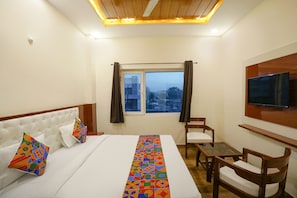 Egyptian cotton sheets, premium bedding, in-room safe, free WiFi - FabHotel Trijal Inn (Lucknow)