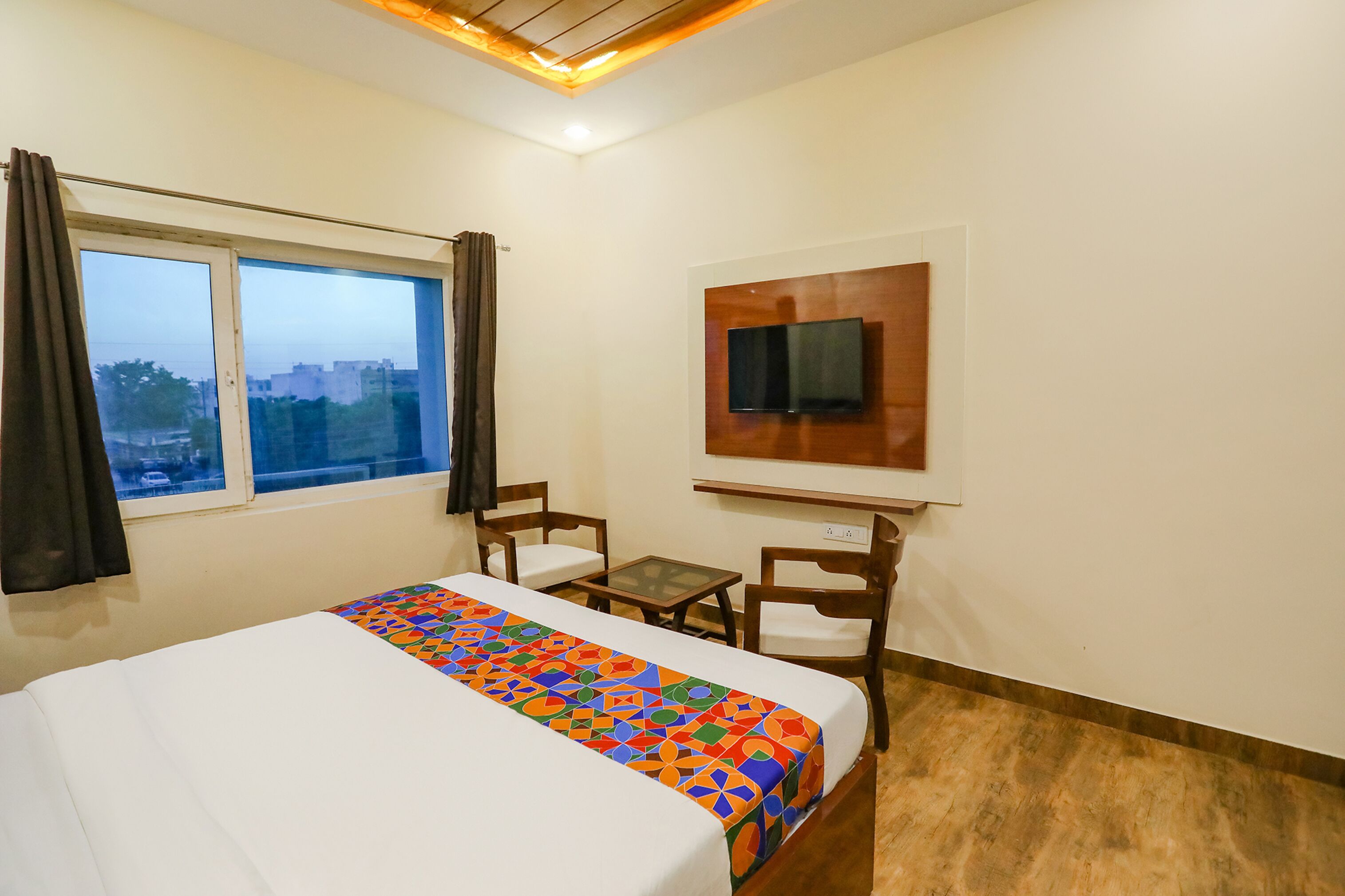 egyptian cotton sheets, premium bedding, in-room safe, free wifi