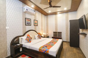 Premium Room | Egyptian cotton sheets, premium bedding, in-room safe, free WiFi - FabHotel Haidri (Prayagraj)